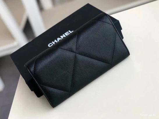 First Bag Ru LONG FLAP CHANEL 19 WALLET 0825